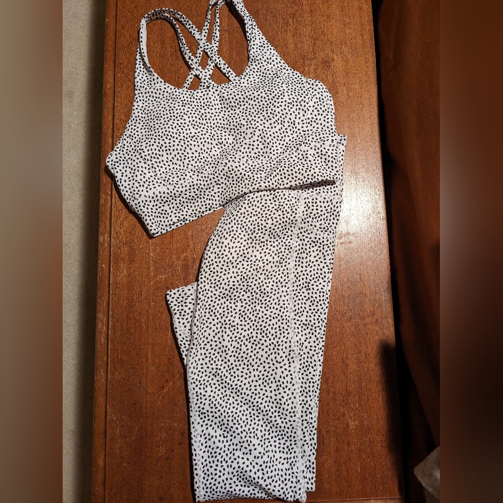 Buffbunny Rosa bra and limitless leggings 🎉DISCOUNTED SHIPPING🎉